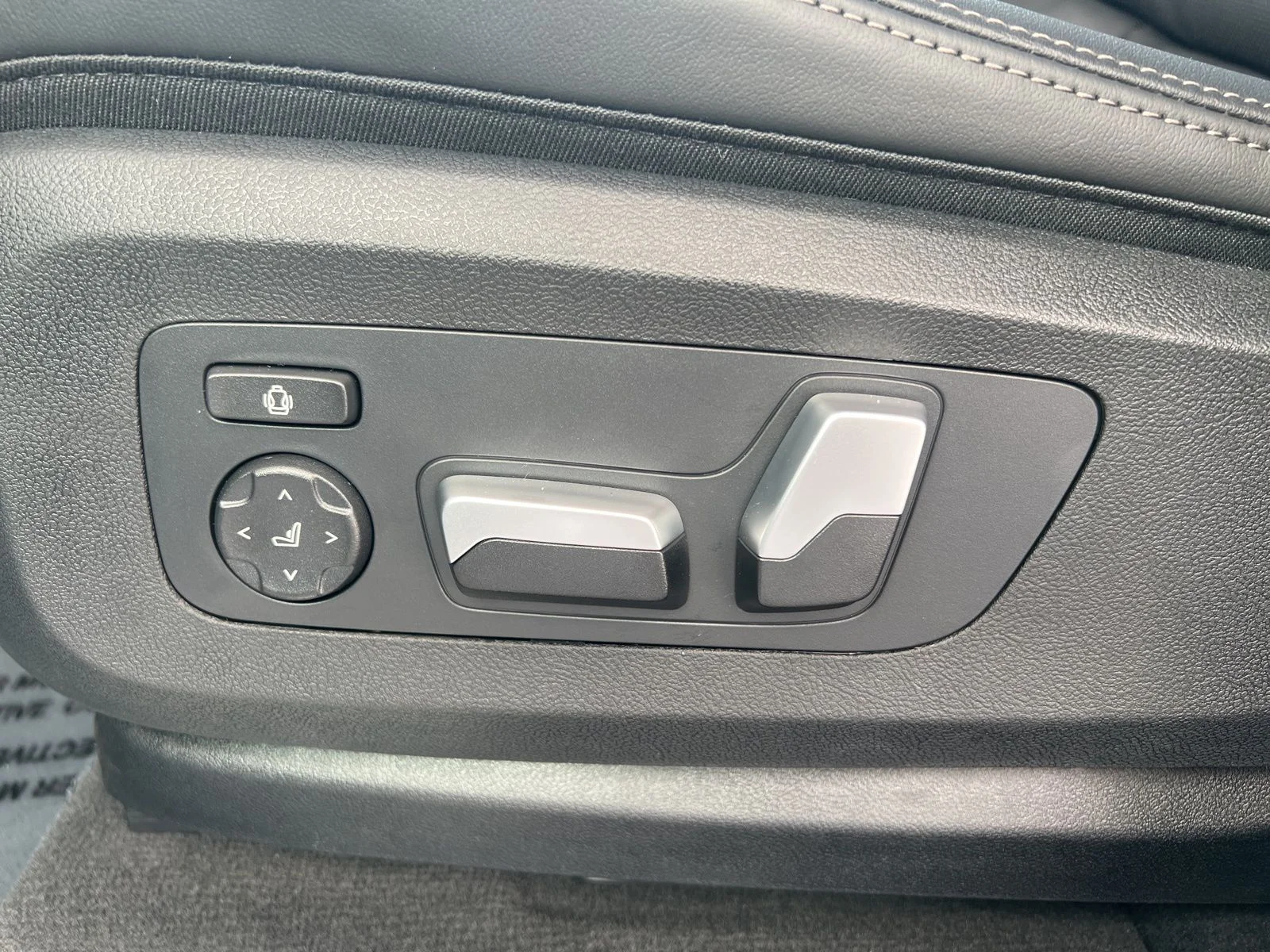 New 2026 Skyscraper Grey Metallic BMW xDrive40i image 23