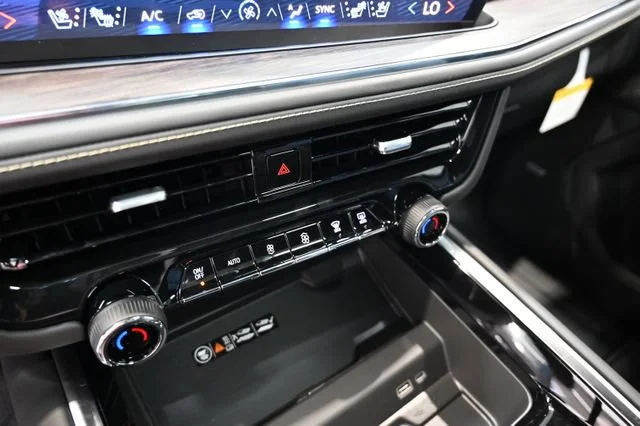 2026 Chevrolet Tahoe Premier - Photo 18