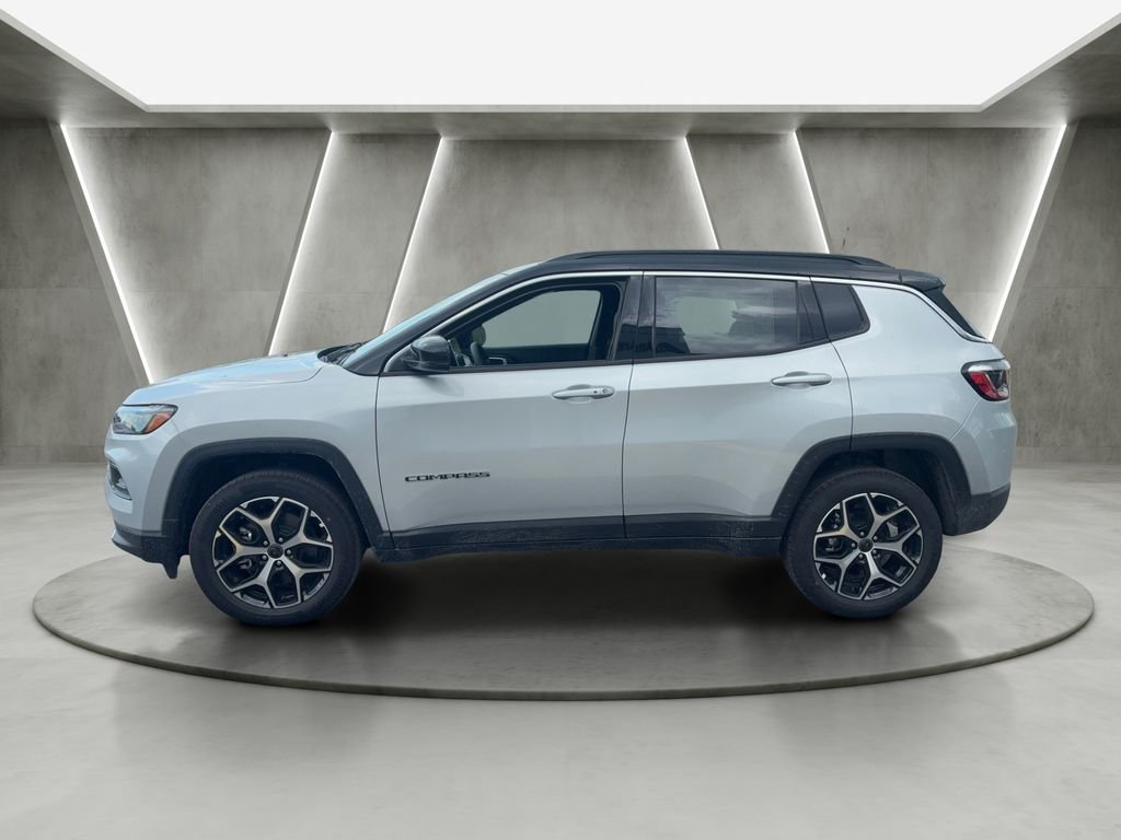 New 2026 Silver Zynith Metallic Clear-Coat Exterior Paint Jeep Limited image 4