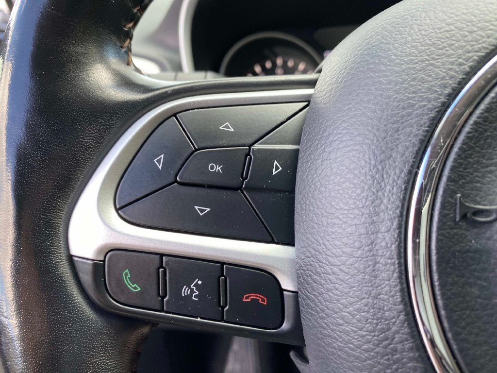 Used 2019 Black Jeep Latitude image 20