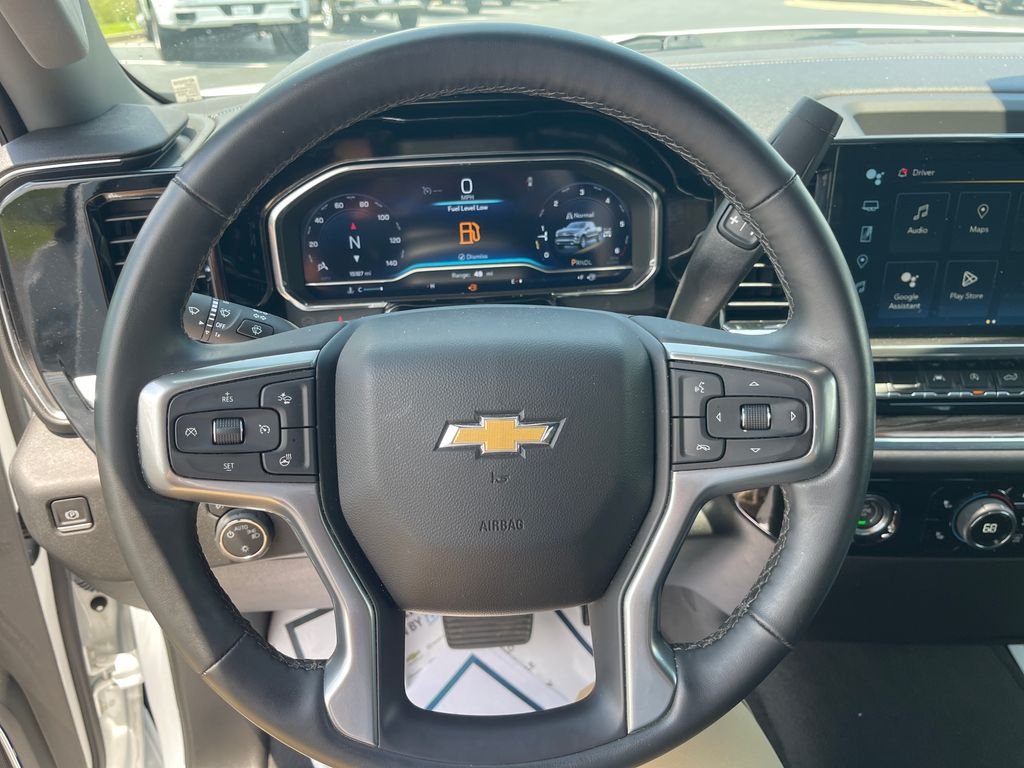 Used 2024 White Chevrolet LT image 18