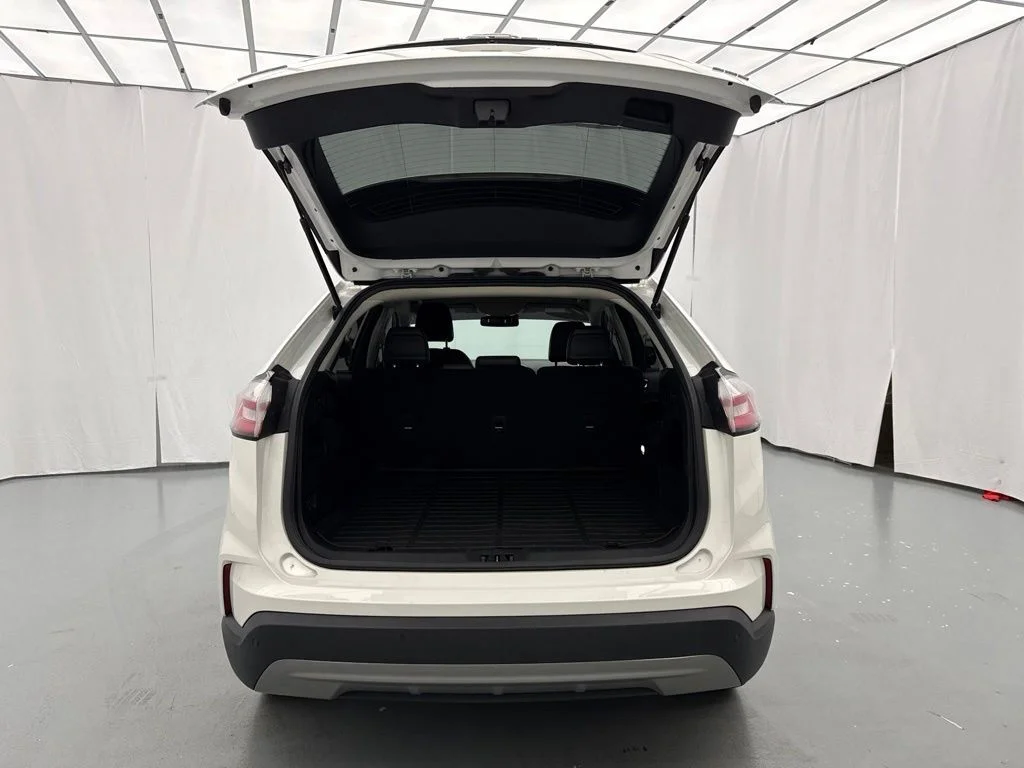 Used 2022 White Ford SEL image 12