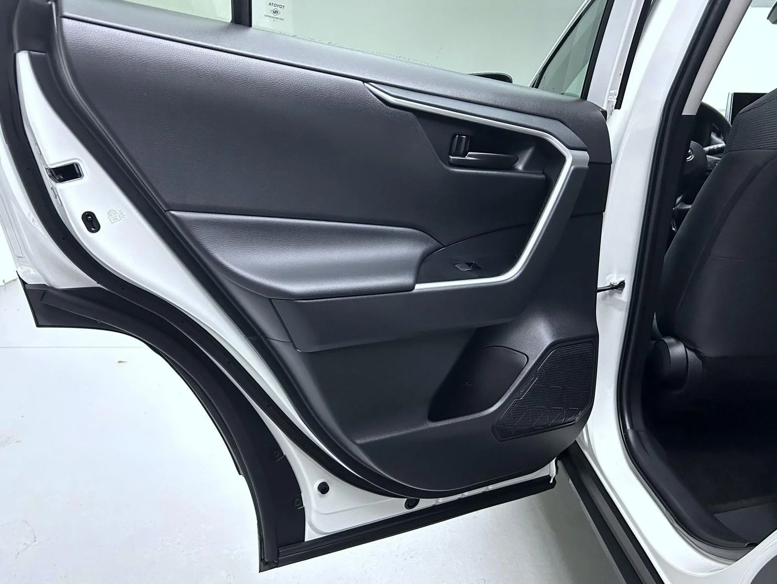 Used 2025 White Toyota LE image 20
