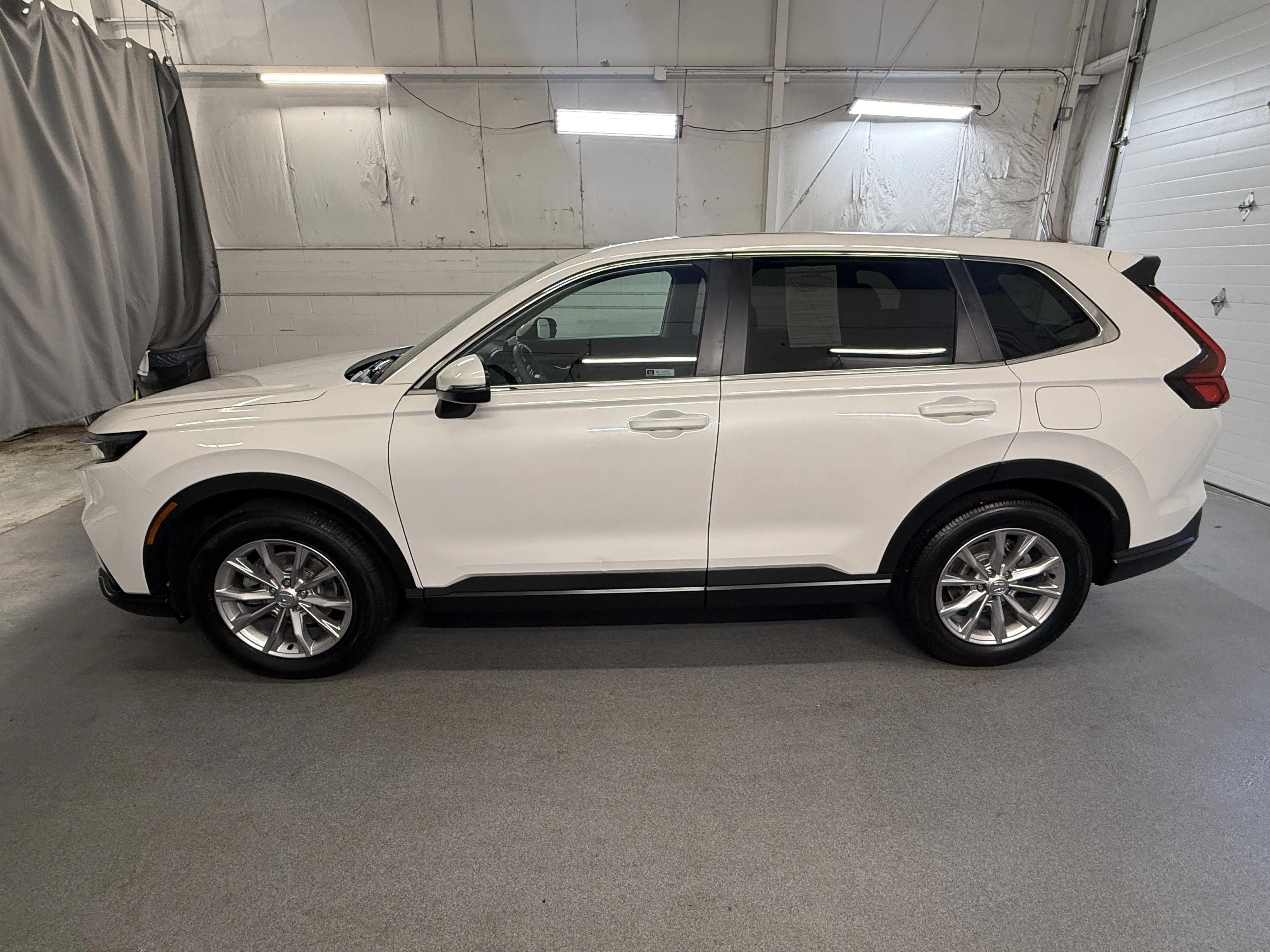 Certified Used 2024 Platinum White Pearl Honda EX image 5