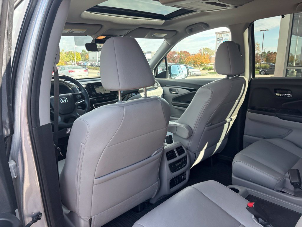 Used 2022 Silver Honda Touring 7 Passenger image 43