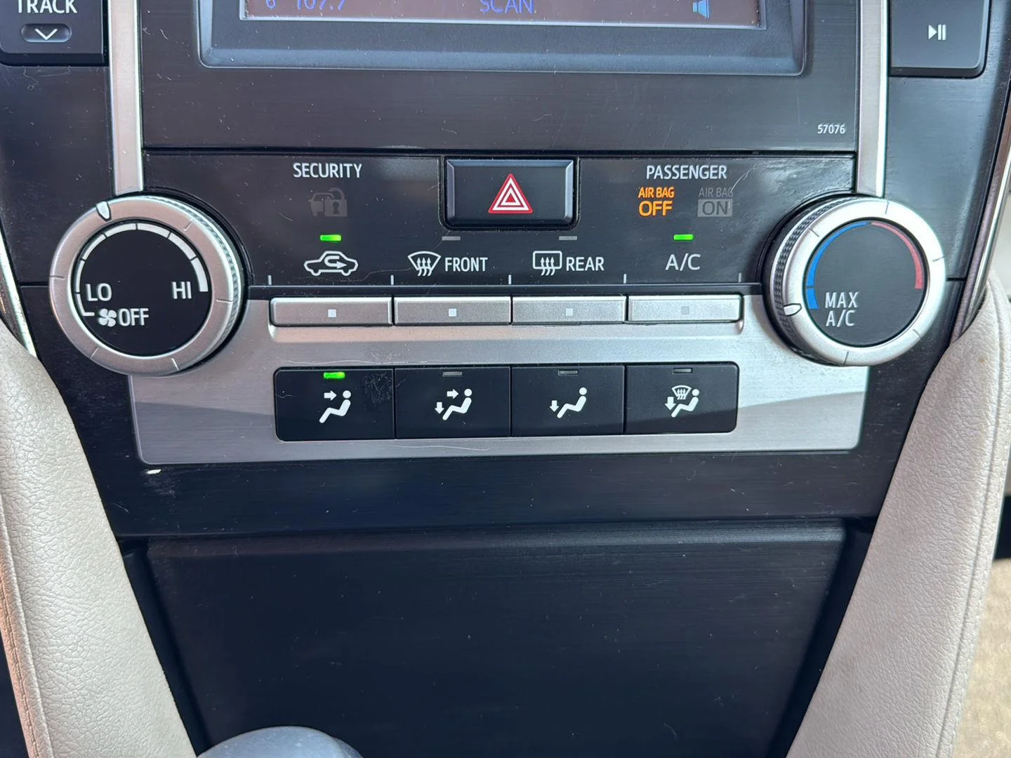 Used 2014 Creme Brulee Mica Toyota LE image 6