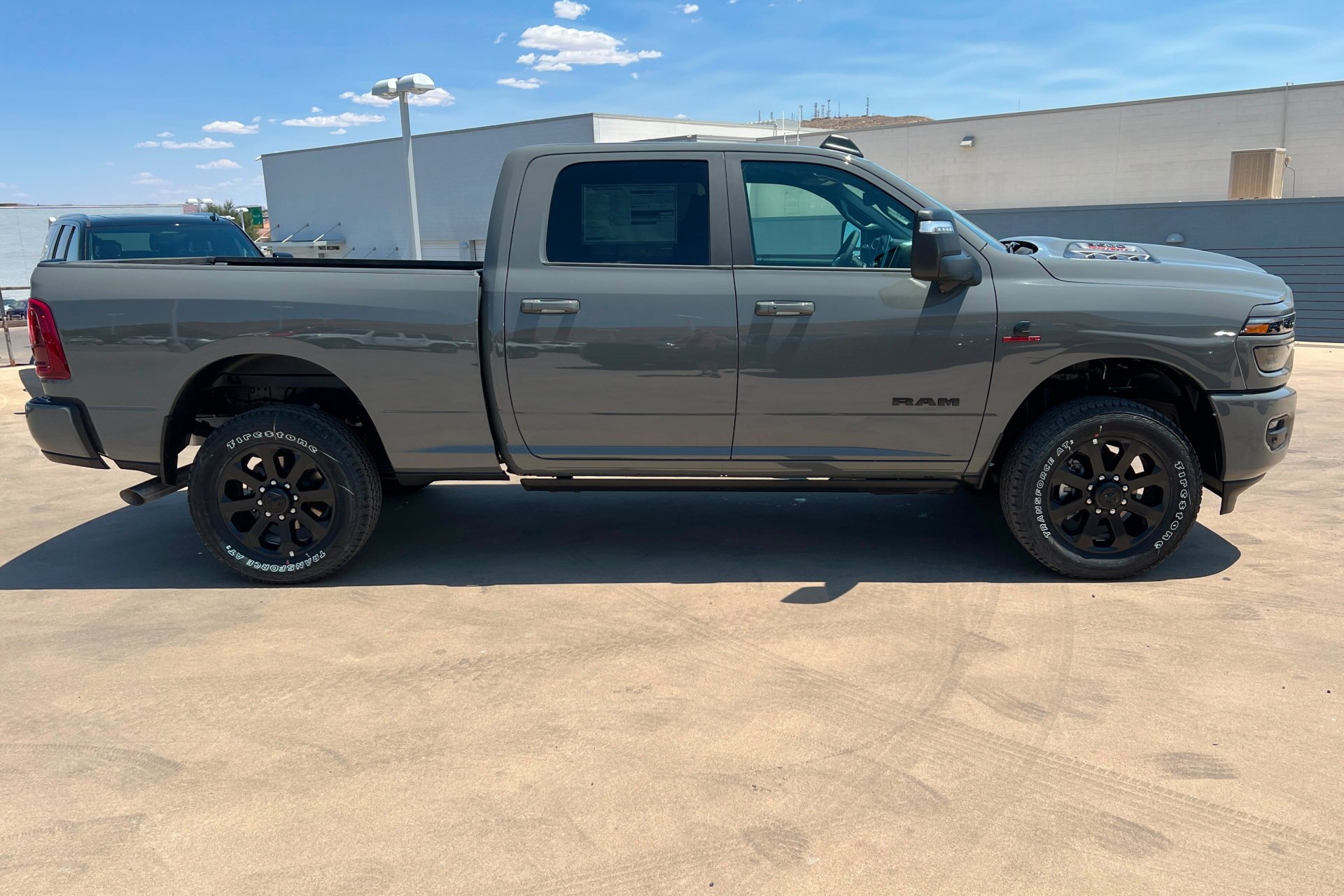 New 2026 Ceramic Gray Clear-Coat Exterior Paint RAM Laramie image 7