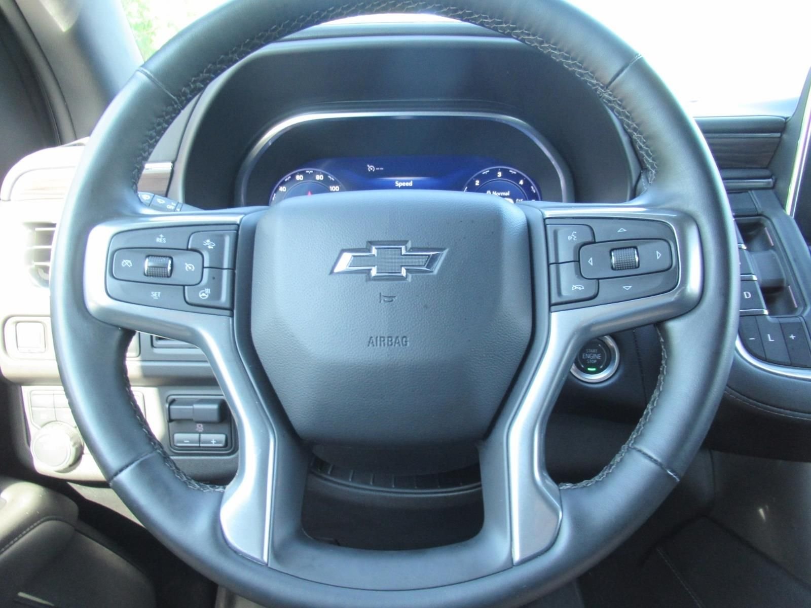 Used 2024 Gray Chevrolet Z71 image 23