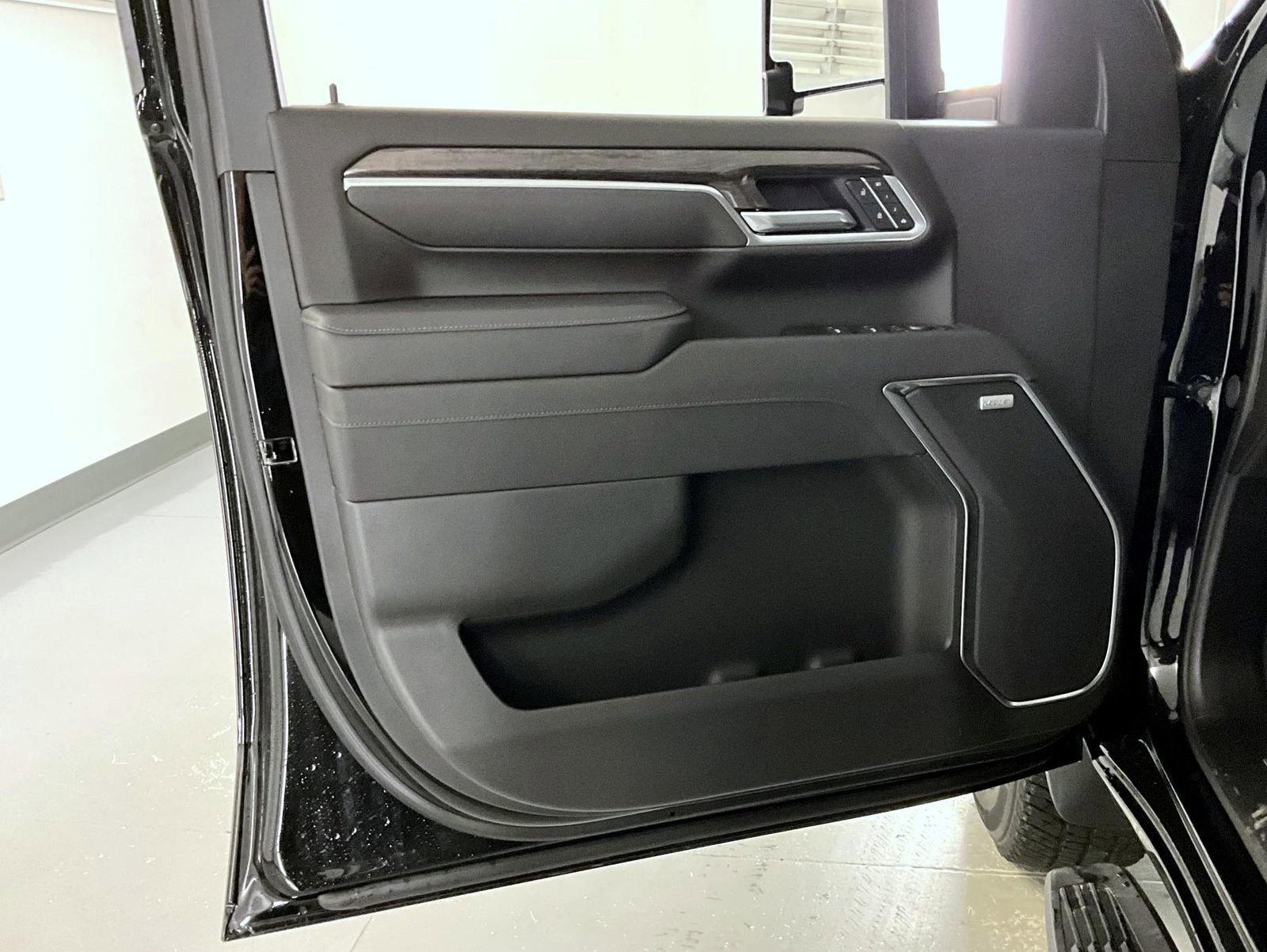 2026 Chevrolet Silverado 2500 HD LTZ - Photo 9
