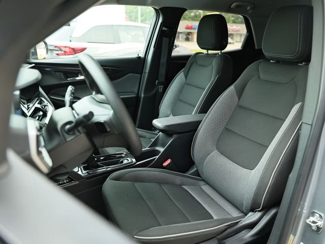 Used 2025 Sterling Gray Metallic Chevrolet LT image 19