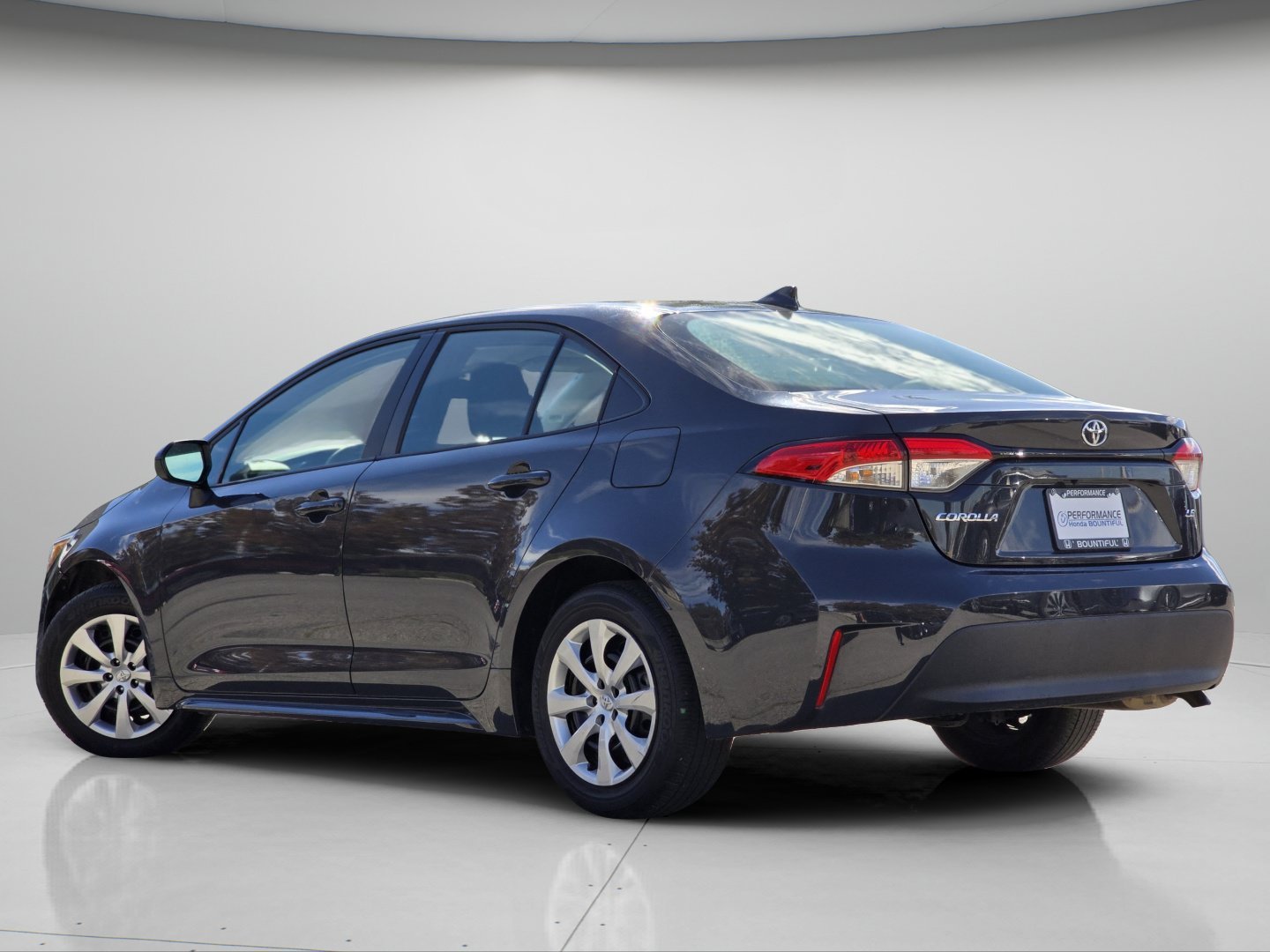 Used 2025 Underground Toyota LE image 22