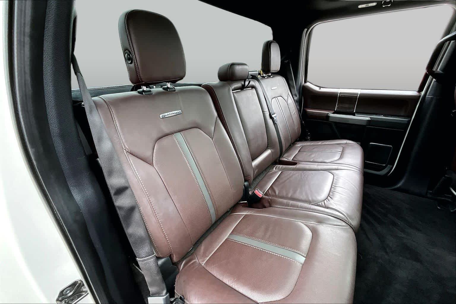 Used 2015 White Platinum Metallic Tri-Coat Ford Platinum image 20