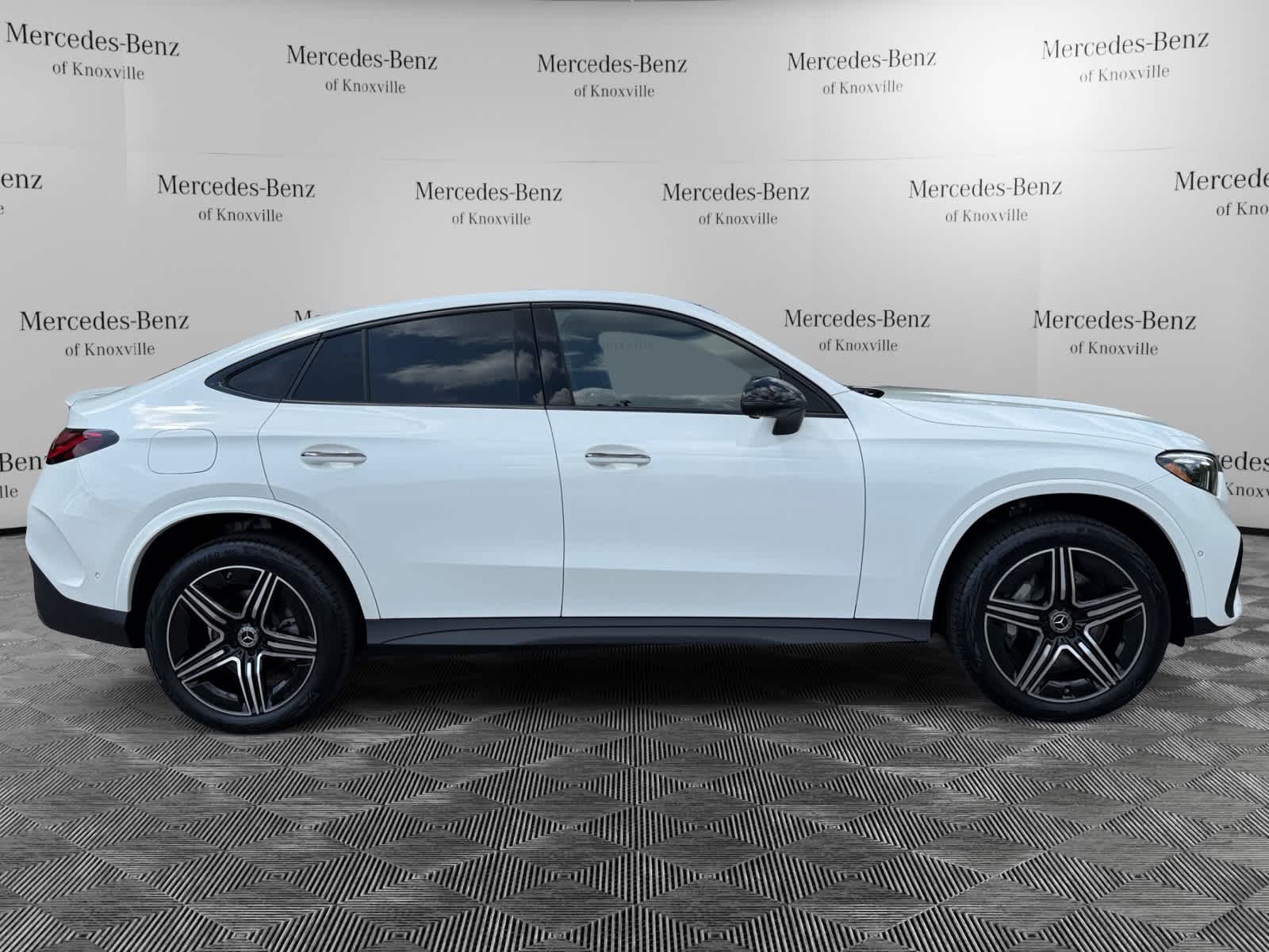 New 2027 Polar White Mercedes-Benz GLC 300 image 6
