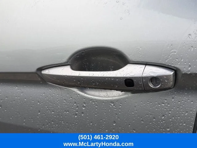 Used 2024 Silver Mitsubishi SE image 9
