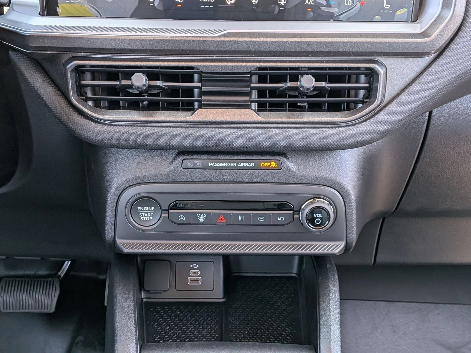 New 2026 Azure Gray Metallic Tri-Coat Ford Badlands® image 23