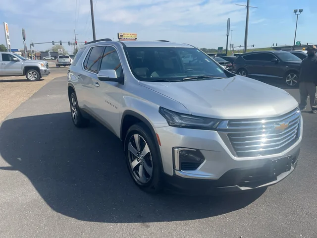 2022 Chevrolet Traverse LT Leather