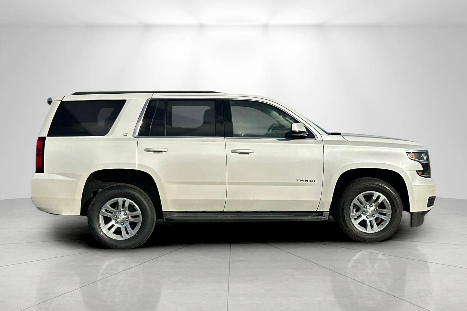 Used 2017 Iridescent Pearl Tricoat Chevrolet LT image 2
