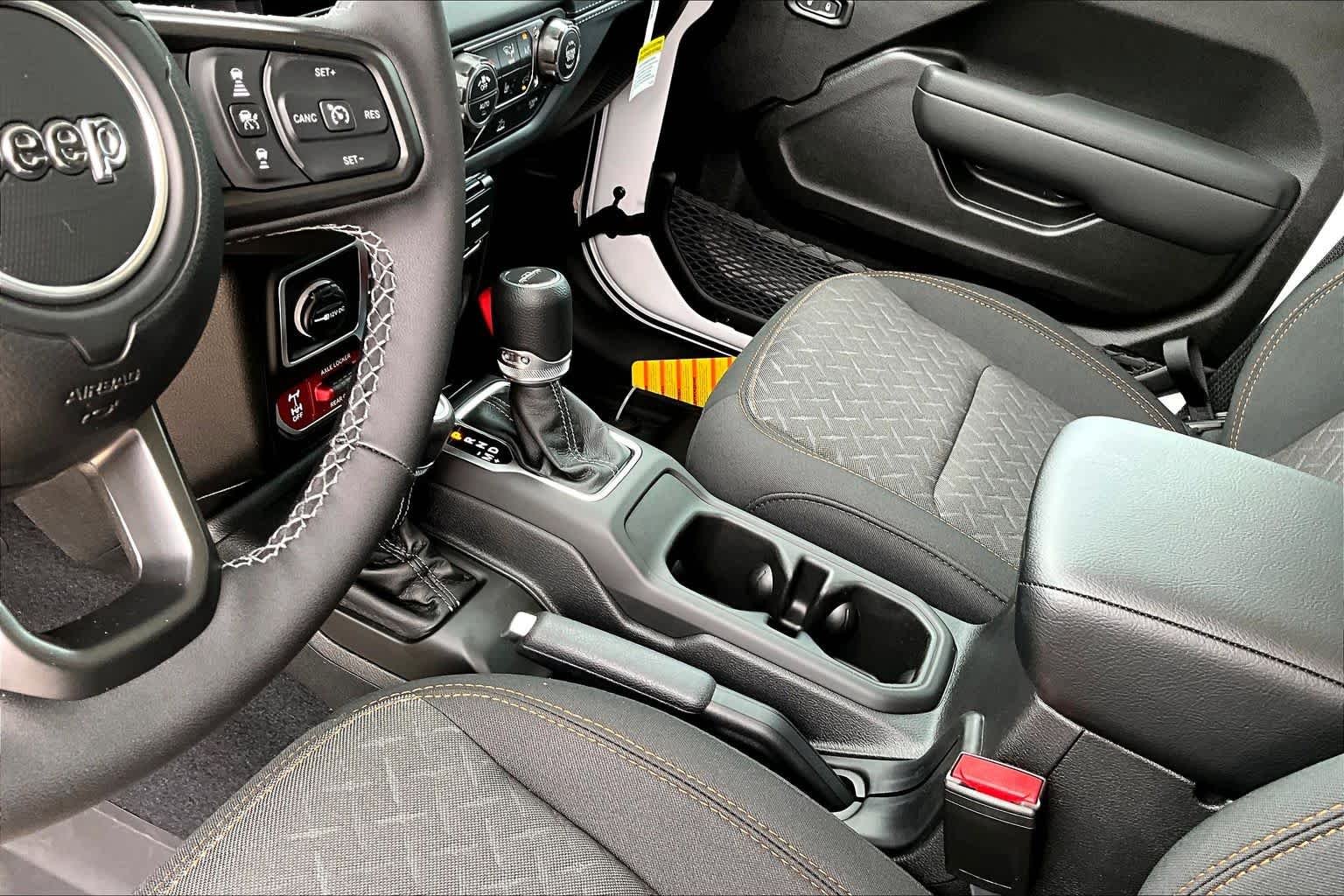 New 2026 Bright White Clearcoat Jeep Mojave image 8