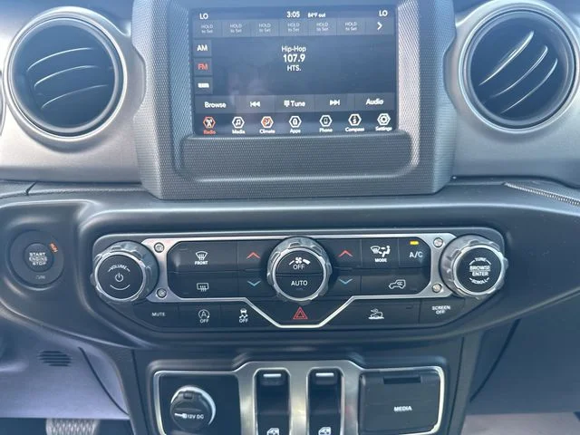 Used 2023 Gray Jeep Sport S image 18
