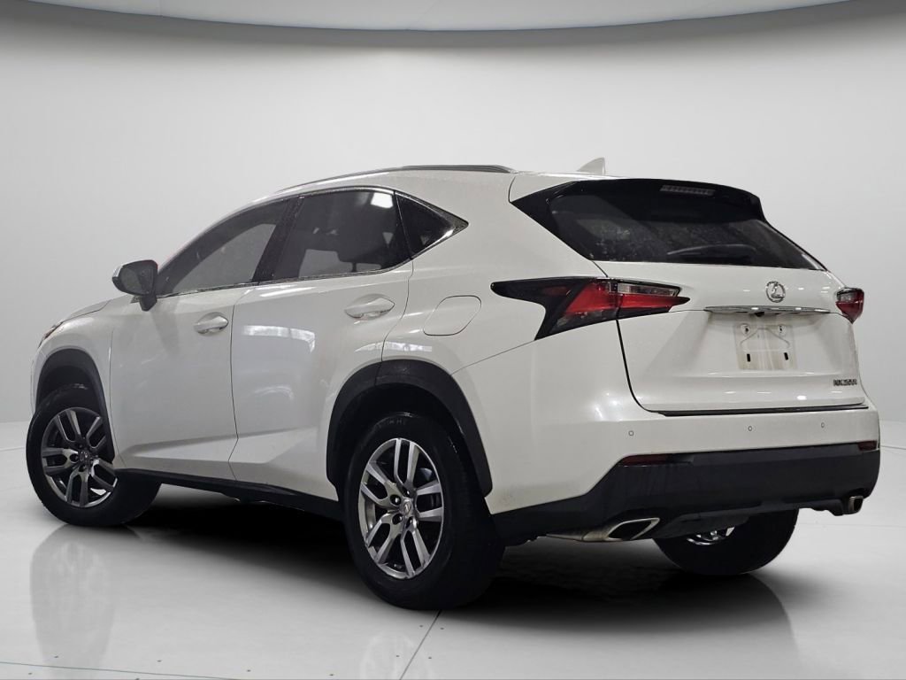Used 2015 White Pearl Lexus 200t image 23