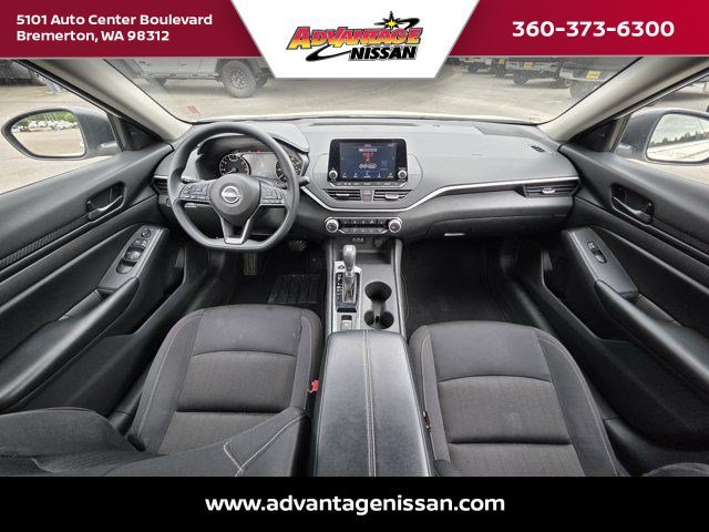 Used 2025 Glacier White Nissan S image 15