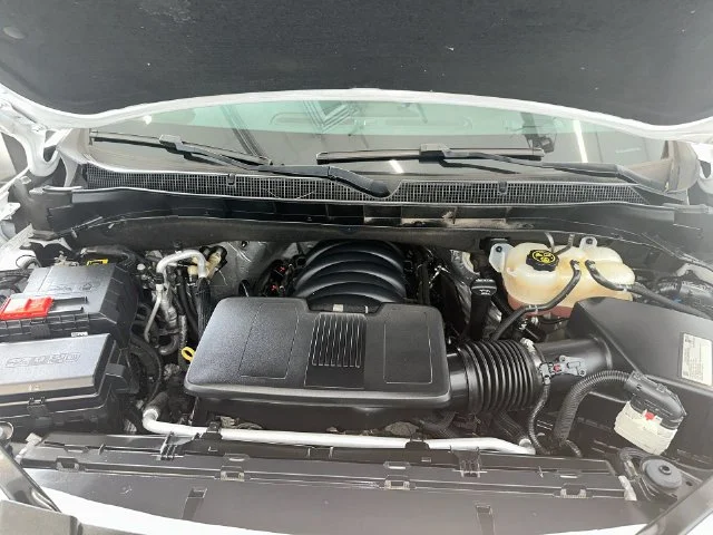 Used 2021 White Chevrolet Premier image 27