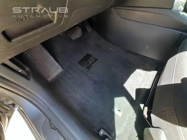 Used 2019 Machine Gray Hyundai SE image 33