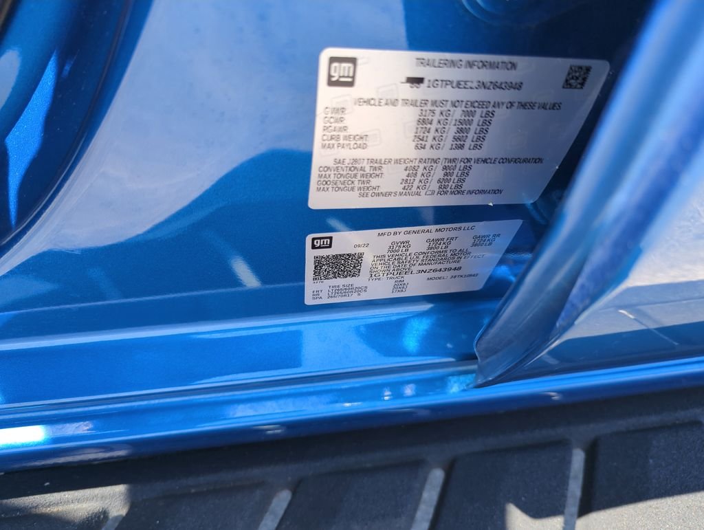 Used 2022 Blue GMC AT4 image 39
