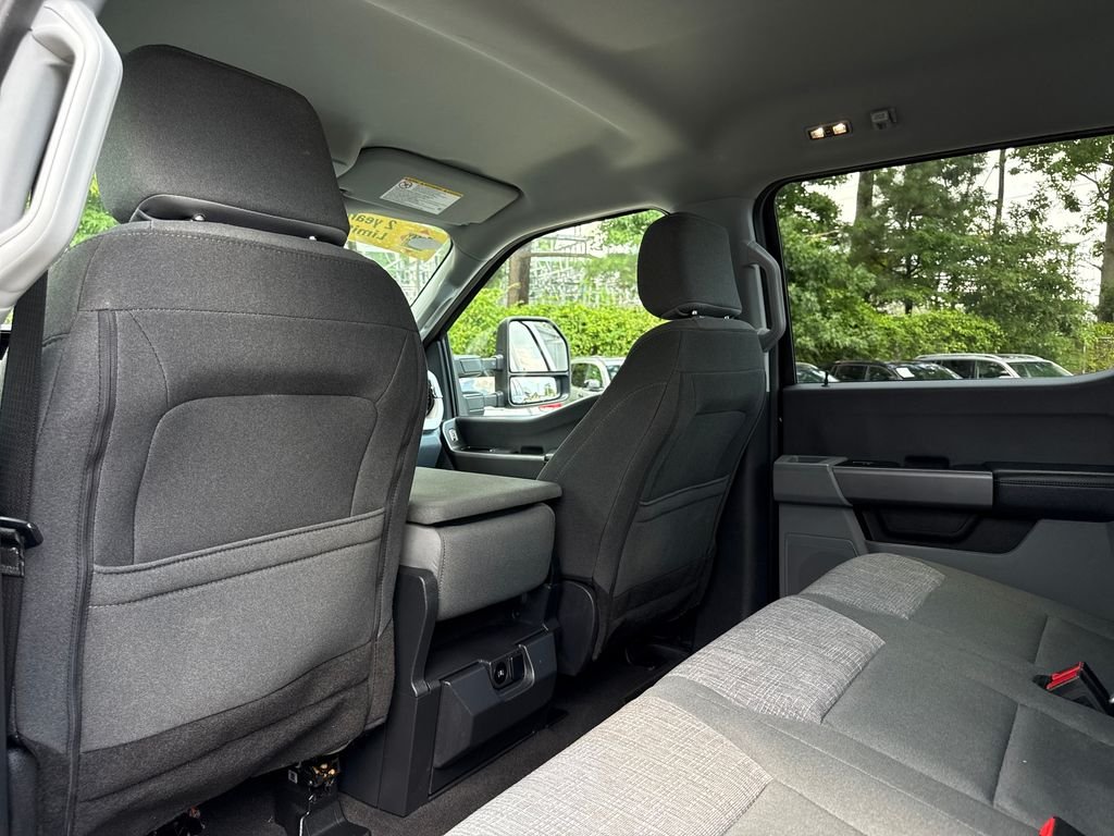 Used 2024 Blue Metallic Ford XLT image 18
