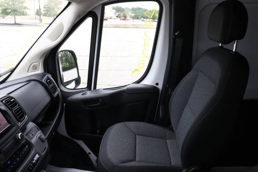 Used 2024 White Ram Base image 14