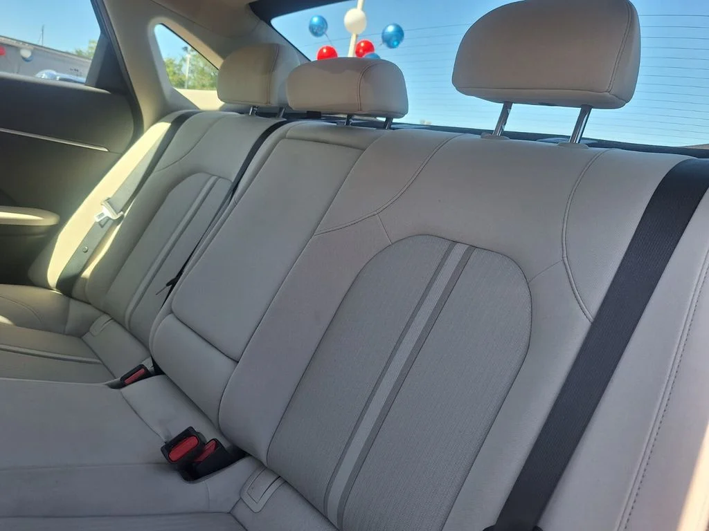 Used 2025 Red Hyundai SEL image 25