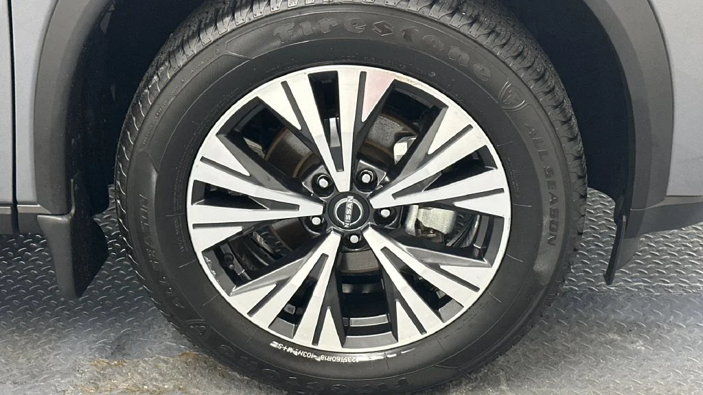 Used 2023 Gray Nissan SV image 21