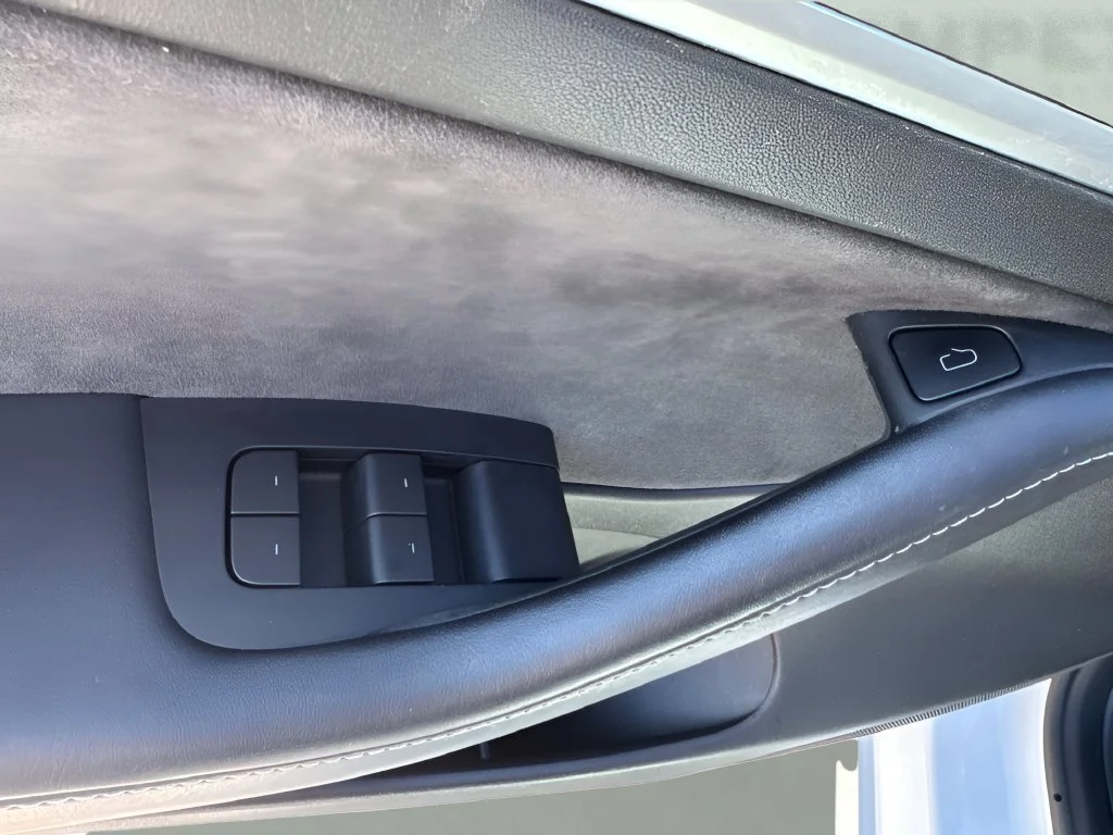 Used 2023 White Tesla Base image 25