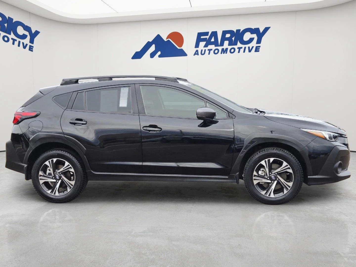 Used 2025 Crystal Black Silica Subaru Premium image 5