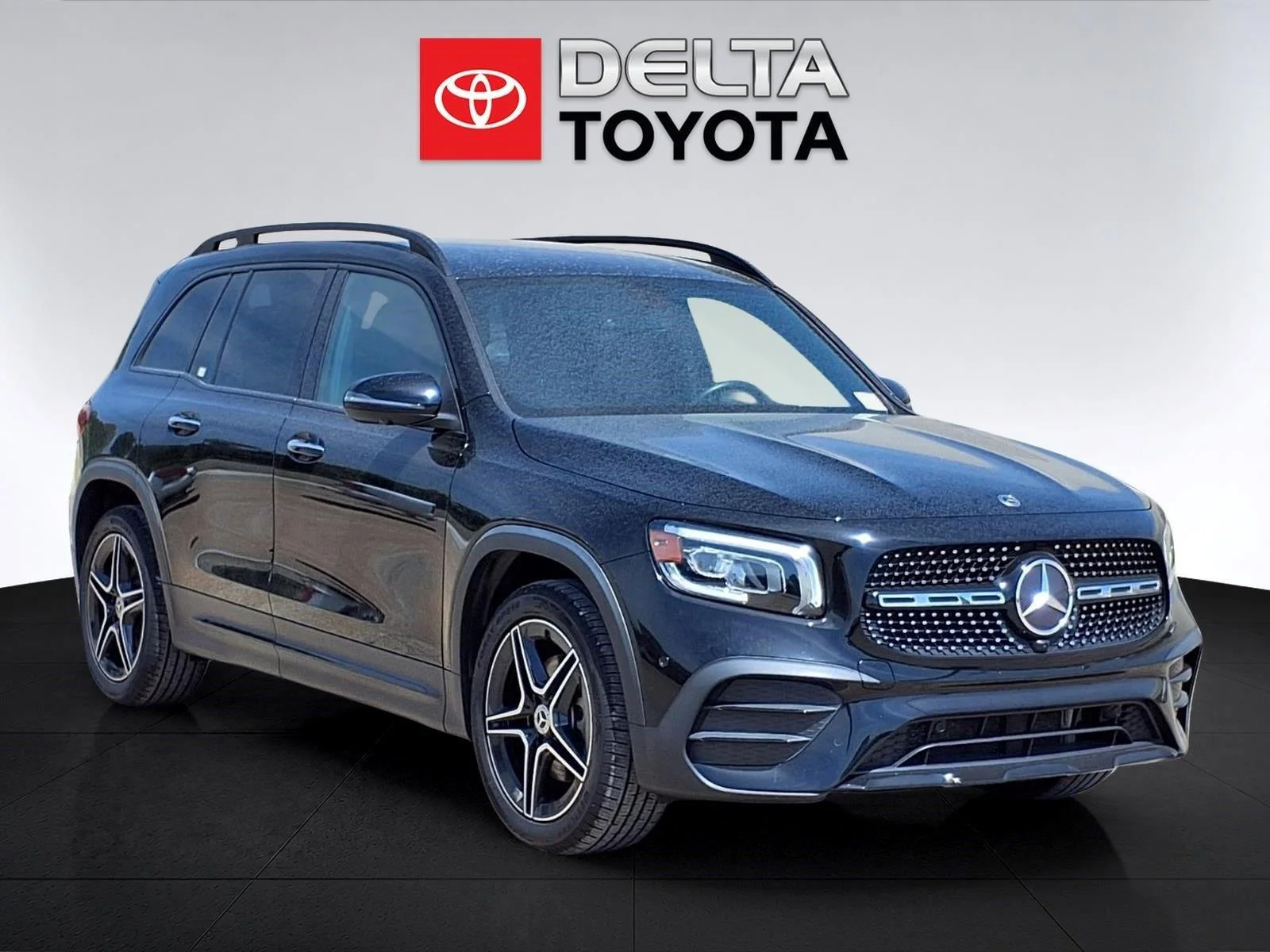 Used 2023 Night Black Mercedes-Benz GLB 250 image 7