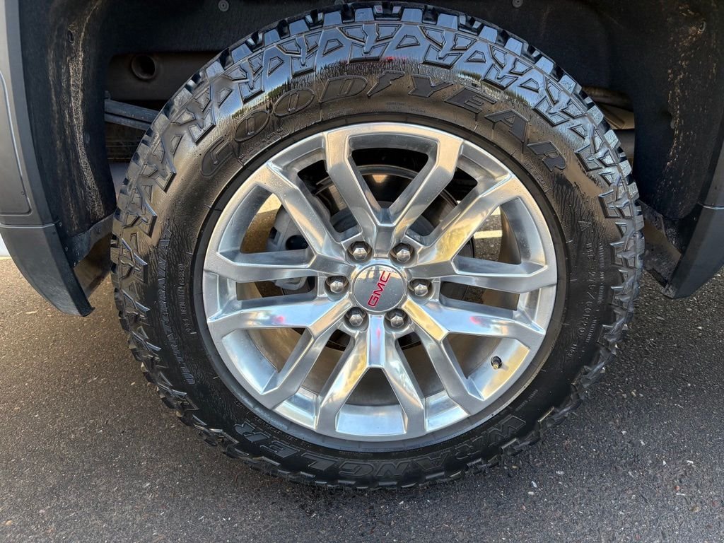 Used 2022 White GMC SLT image 4