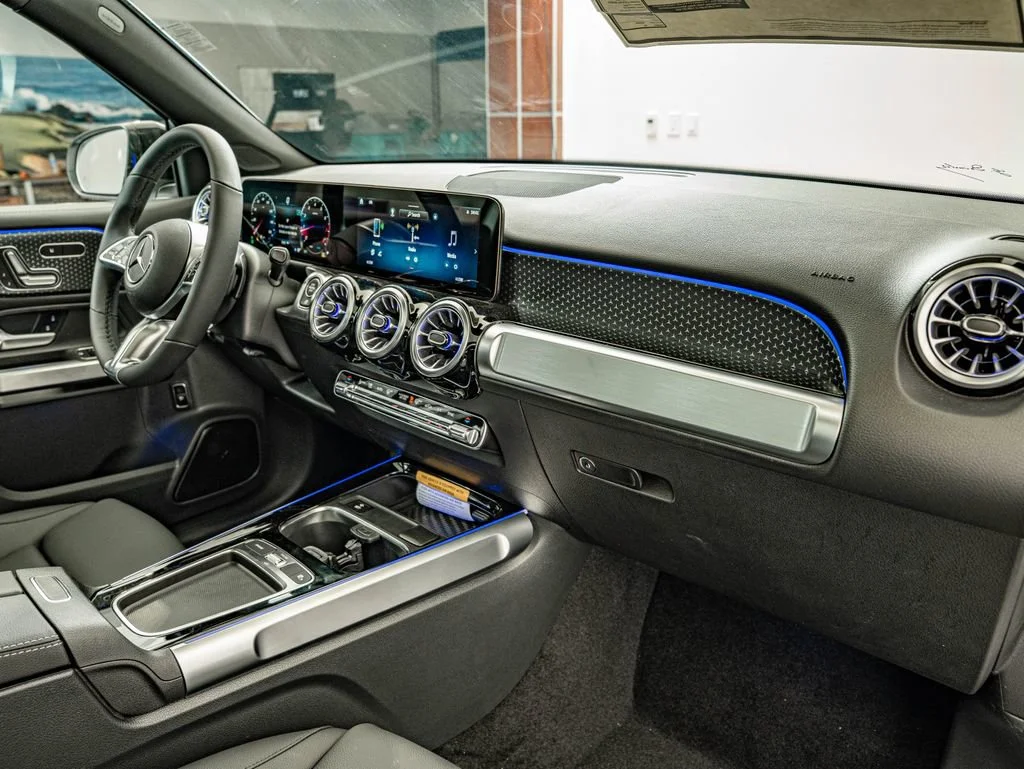 New 2026 Polar White Mercedes-Benz GLB 250 image 34