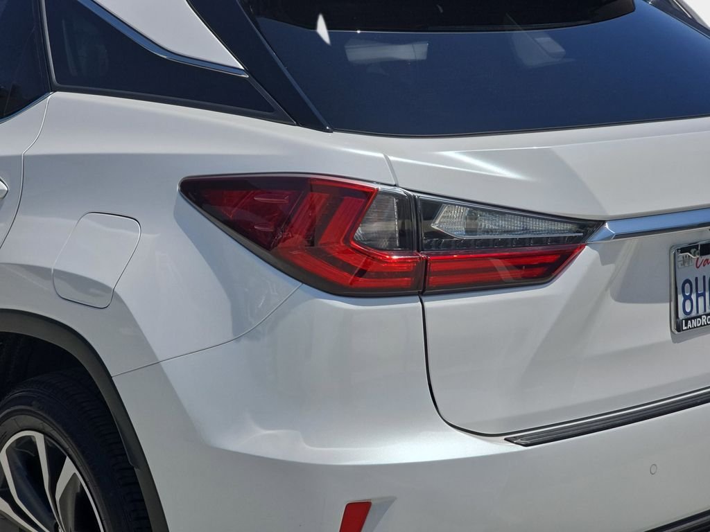 Used 2019 White Lexus 450h image 38