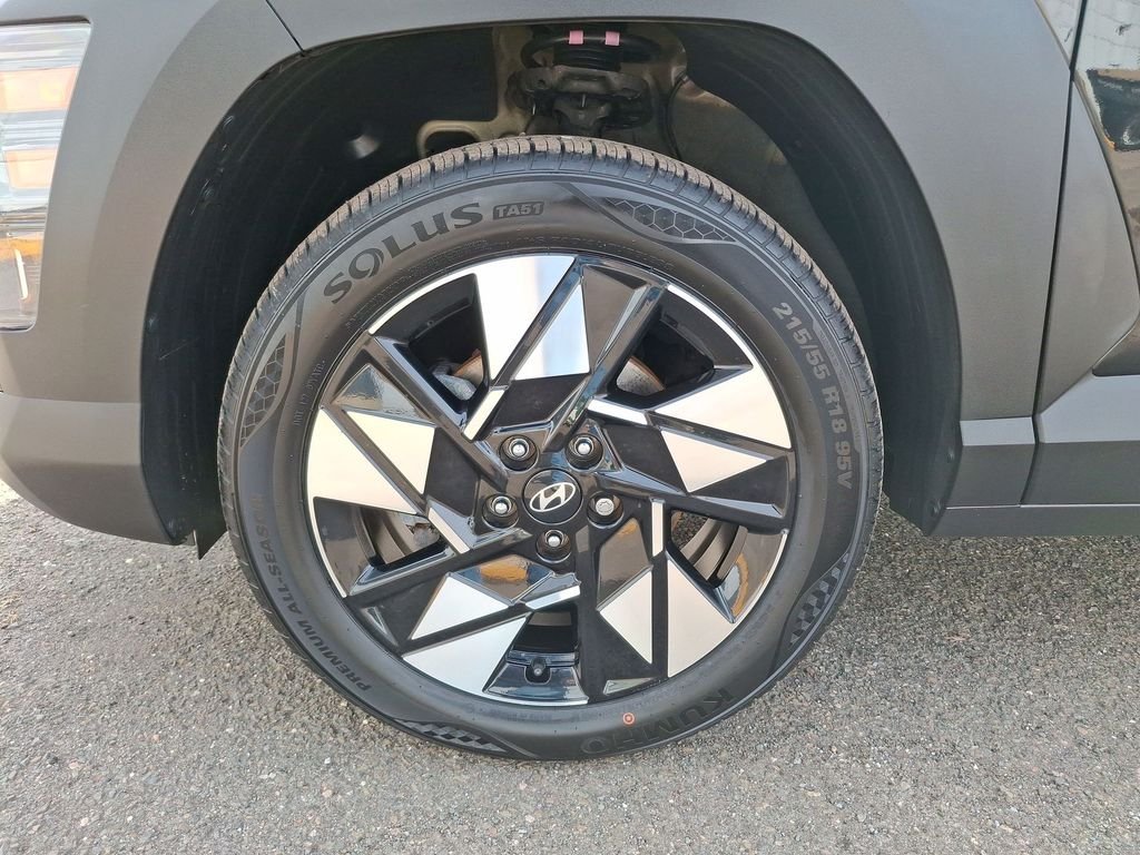Used 2024 Black Hyundai SEL image 18