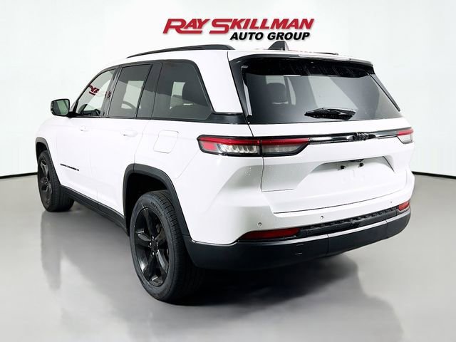 Used 2024 White Jeep Altitude image 5