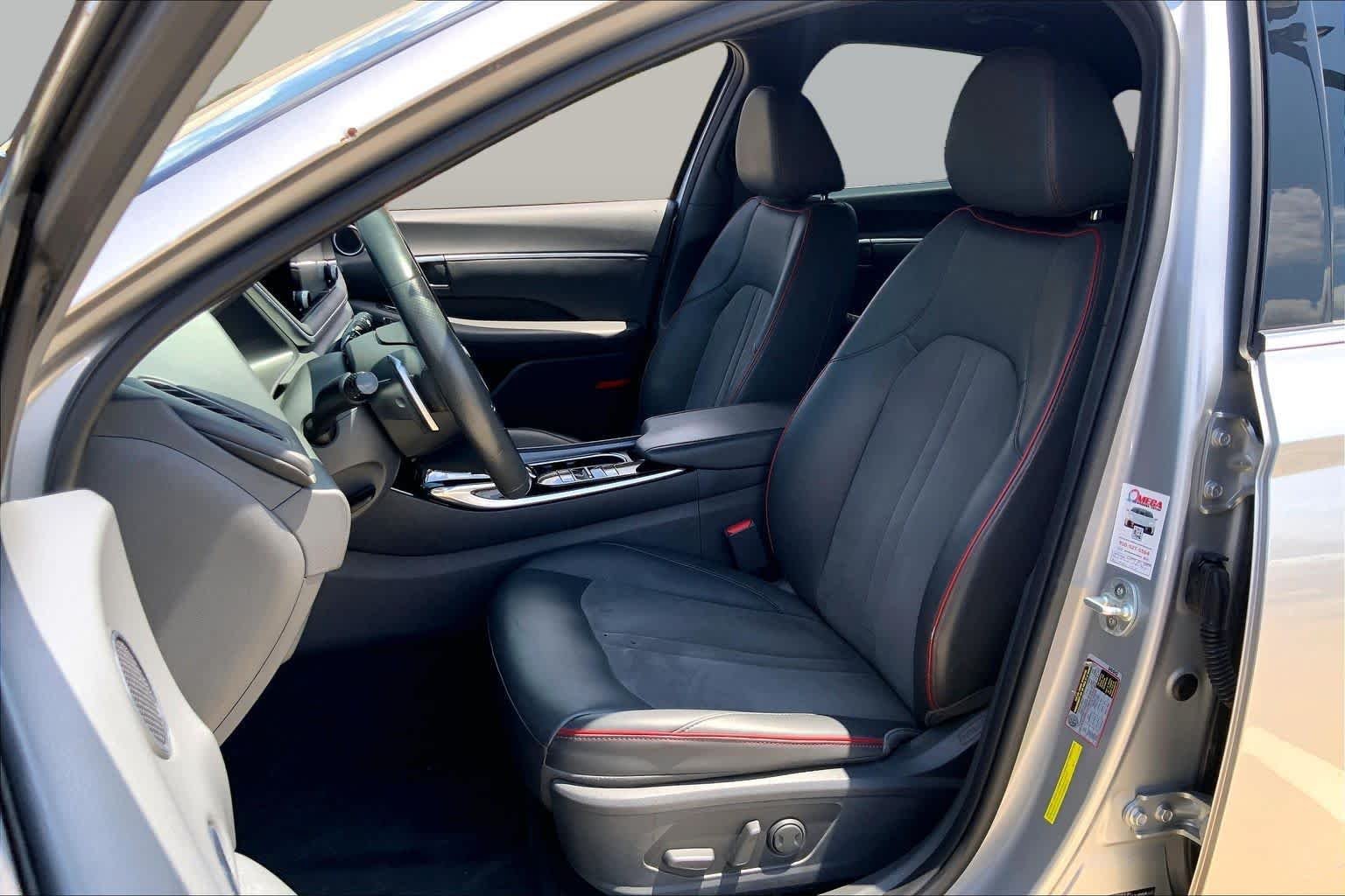Used 2020 Shimmering Silver Pearl Hyundai SEL Plus image 7