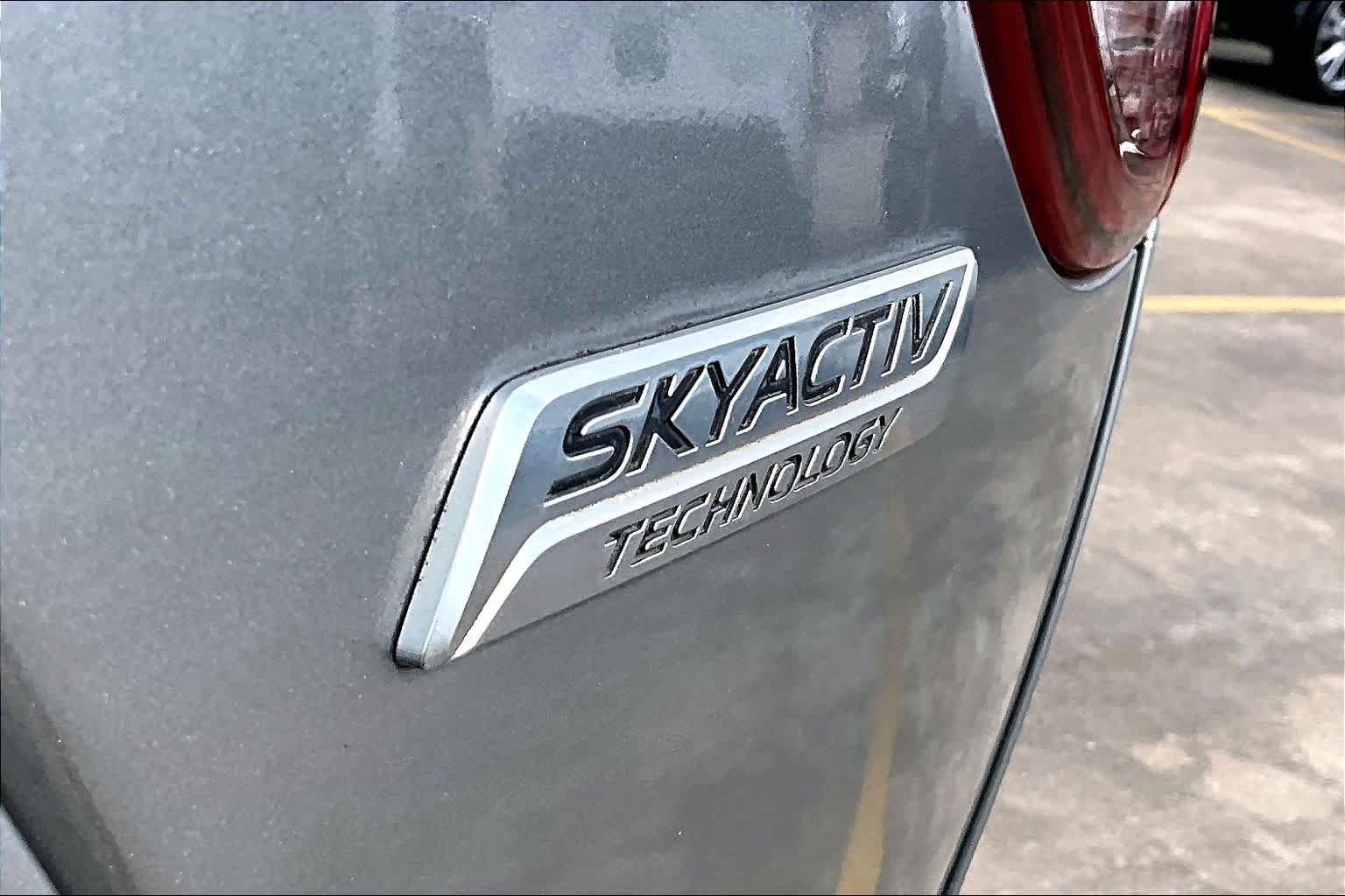 Used 2014 Liquid Silver Metallic Mazda Touring image 10