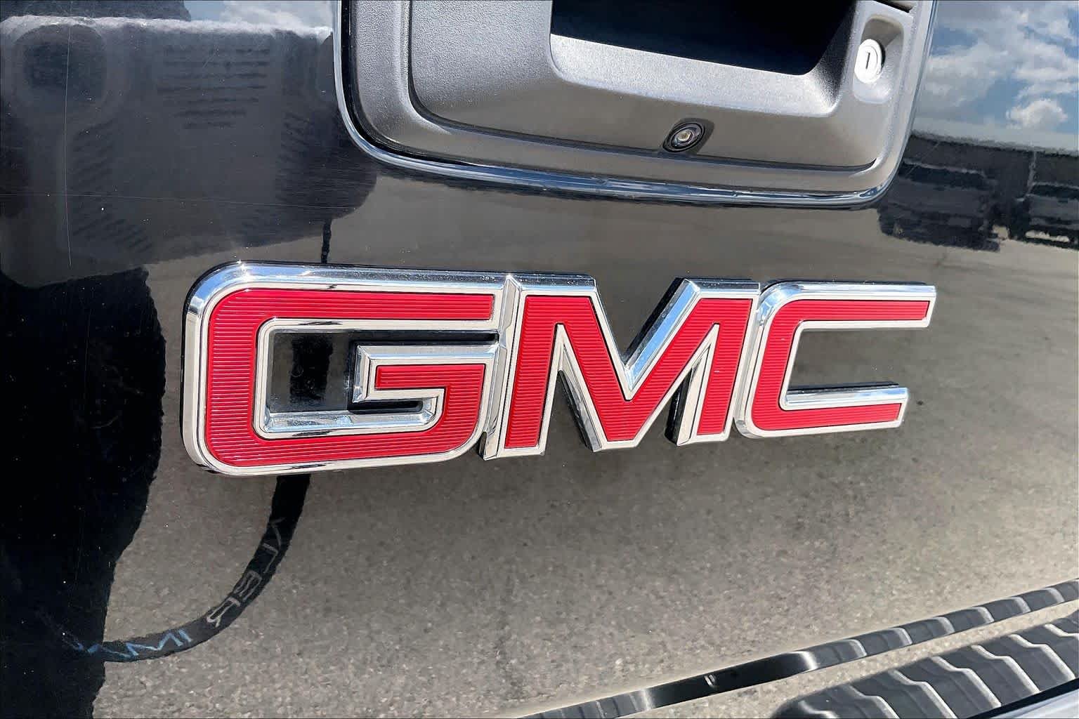 Used 2017 Onyx Black GMC 2WD image 26