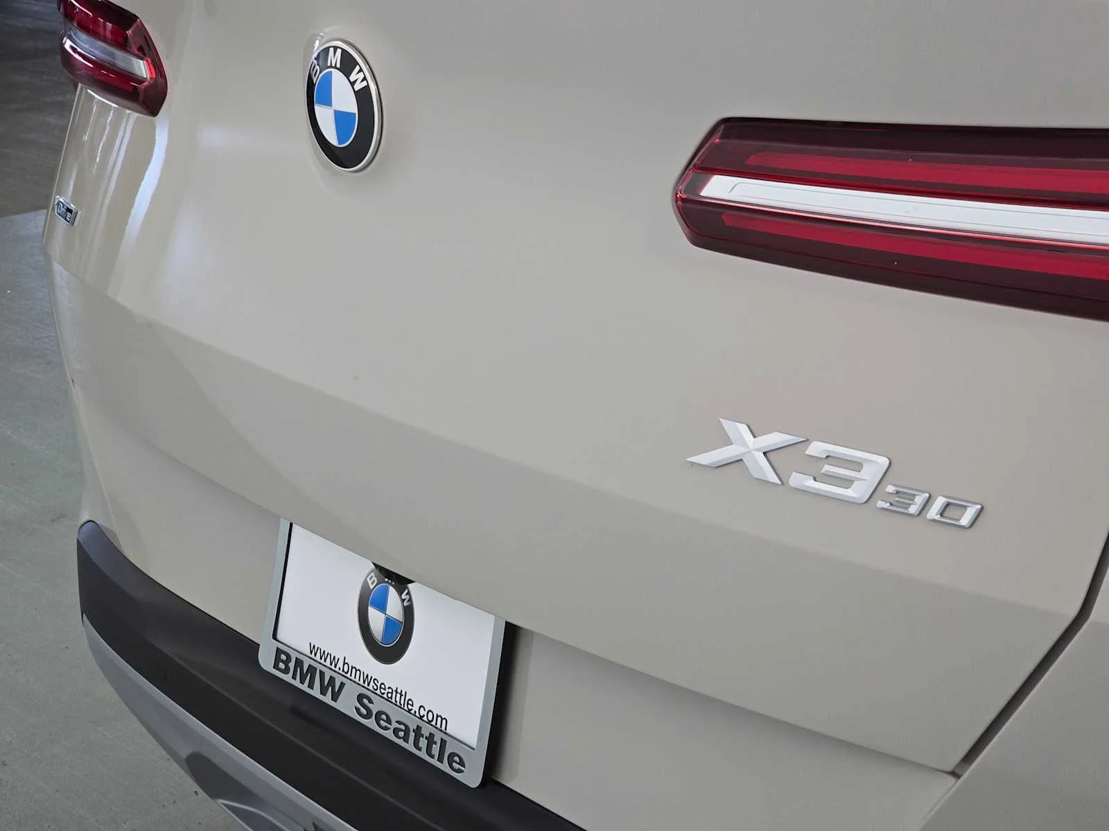 New 2026 Dune Grey Metallic BMW 30 xDrive image 7