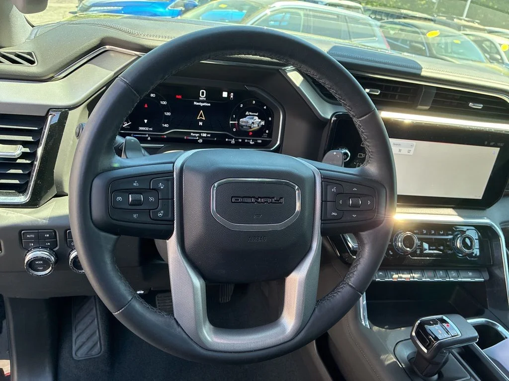 Used 2022 Silver GMC Denali image 18