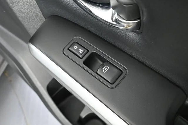 Used 2018 Brown Nissan SV image 34
