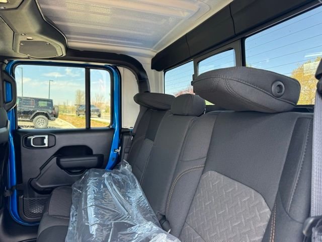 New 2026 Hydro Blue Pearl-Coat Exterior Paint Jeep Mojave image 18