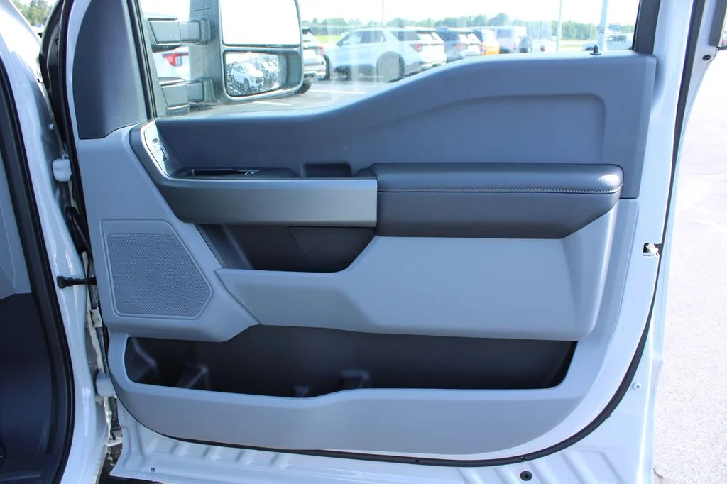 New 2026 Avalanche Ford F-350® XLT image 20