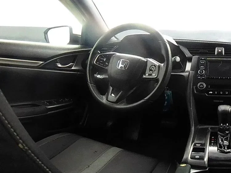 Used 2019  Honda LX Hatchback 4D image 8