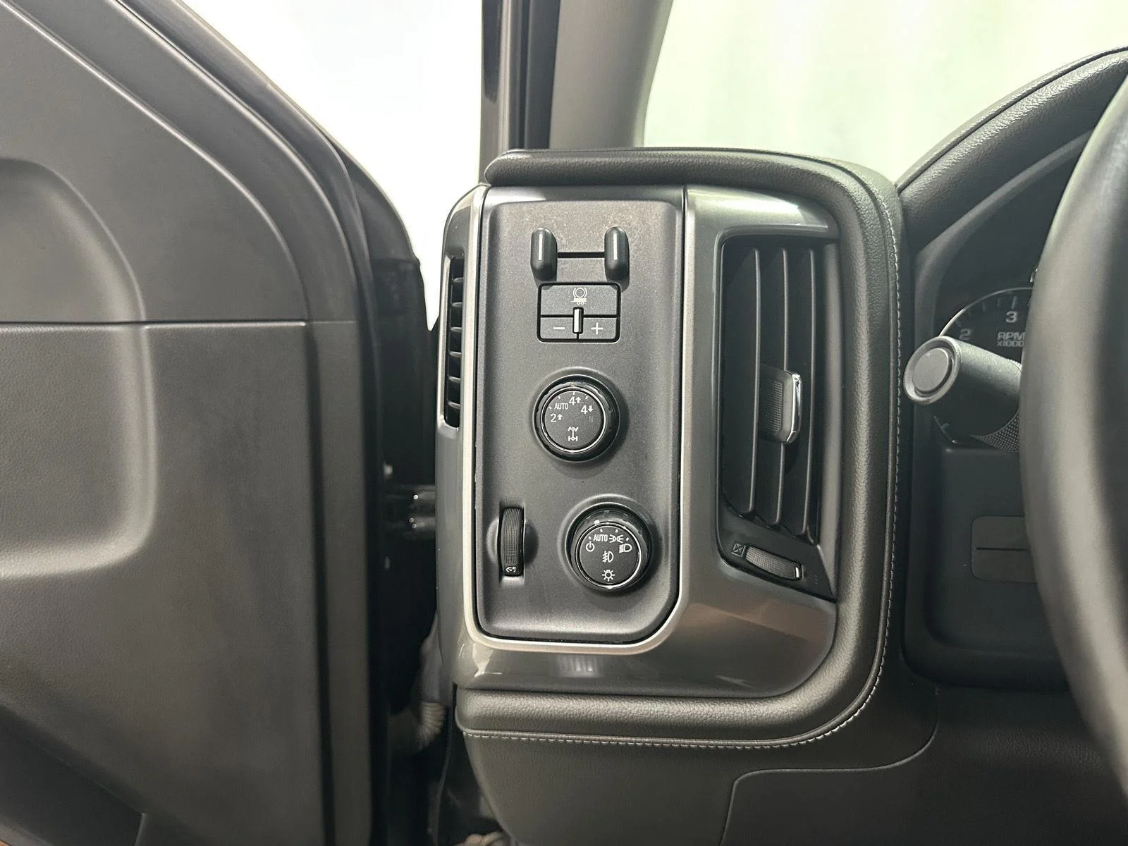 Used 2015 BLACK Chevrolet LTZ image 13